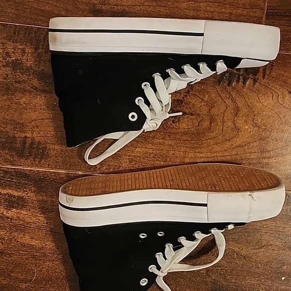 SZ 5 Black Platform High-Tops - Picture 10 of 17